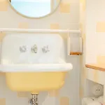 Le Petit ホテル 3*