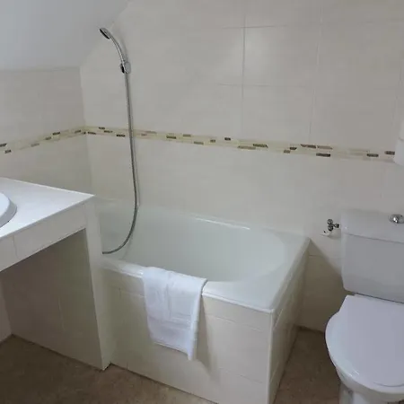 Le Petit Hotel